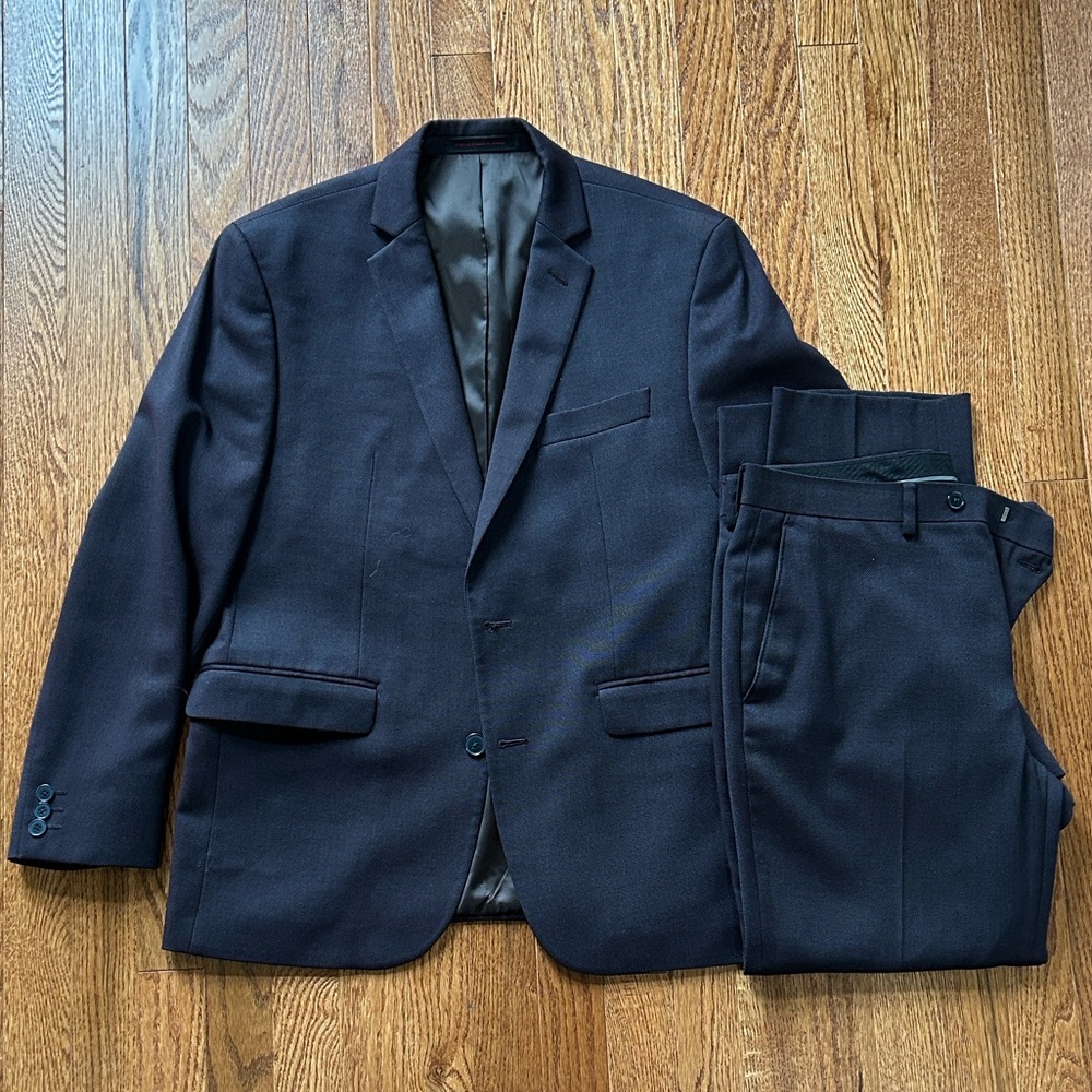 Elegant Deep Maroon Men's Suit